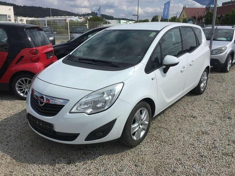 Weiß Gebraucht 2011 Opel Meriva Edition Van / Kleinbus | 5.400 € (Etwas zu teuer) - Bild 1/4