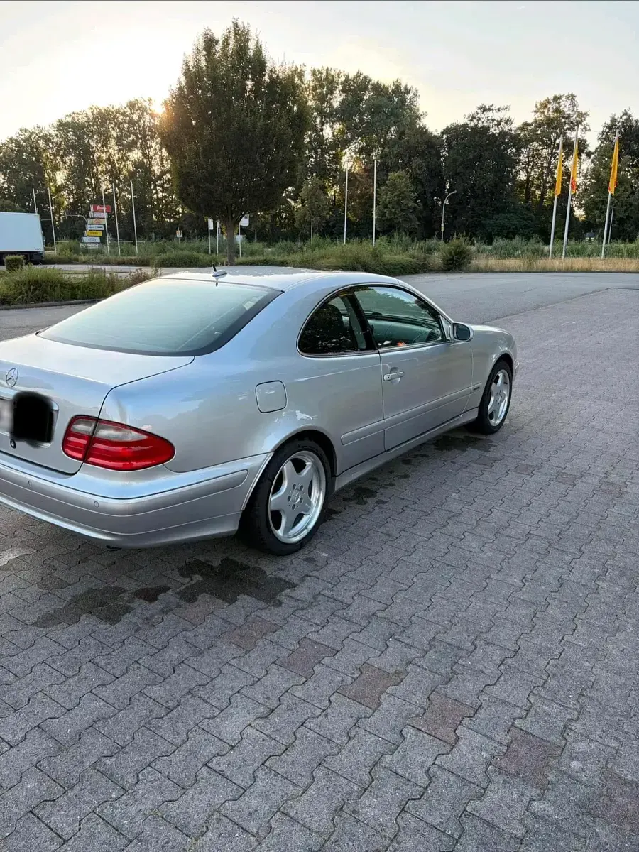 Gebraucht Mercedes 320 218 PS (160 kW) 2001 Silber Coupé