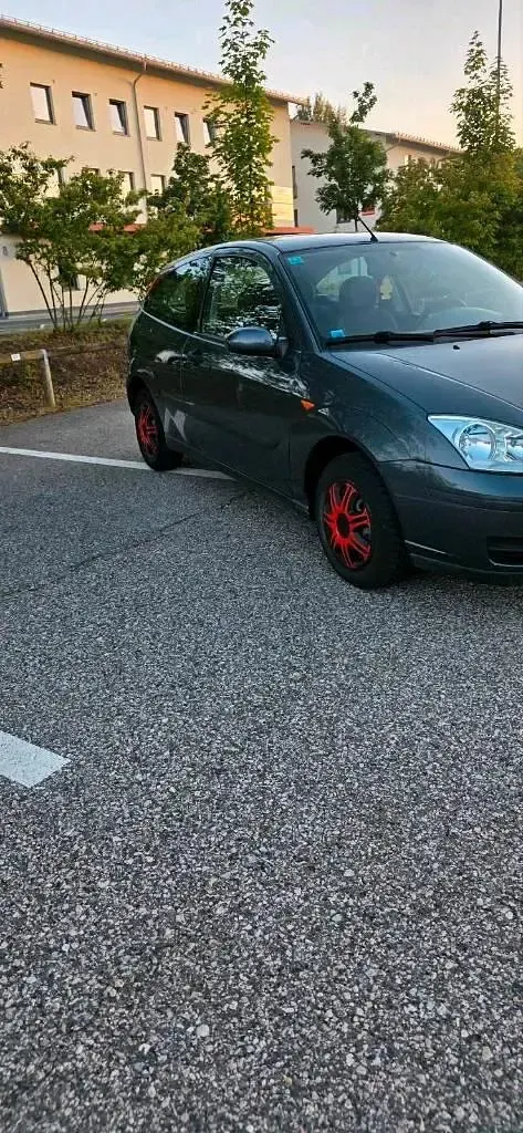 Gebraucht Ford Focus 74 PS (54 kW) 2003 Grau Kleinwagen