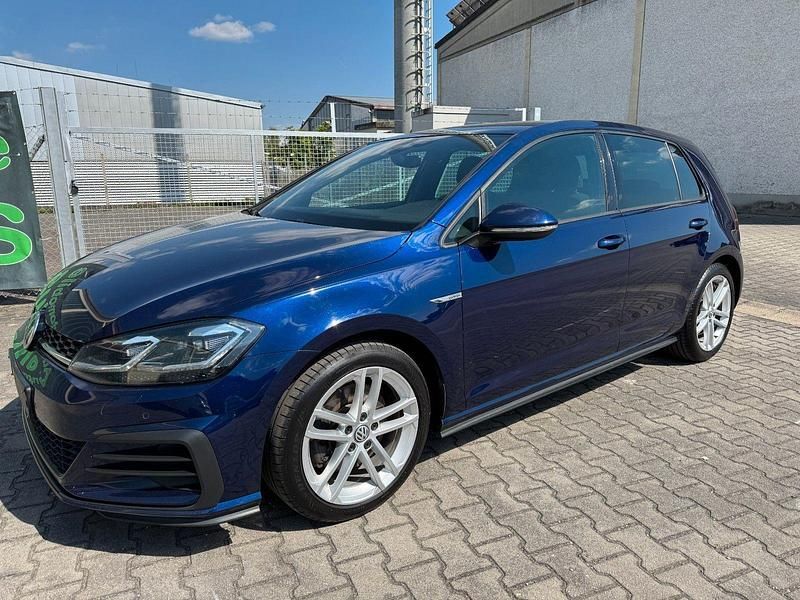 Blau Gebraucht 2018 VW Golf VII GTD Limousine | 13.689 € (Etwas zu teuer) - Bild 1/4