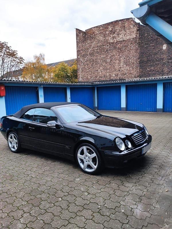 Gebraucht Mercedes CLK320 218 PS (160 kW) 2001 Schwarz Cabrio