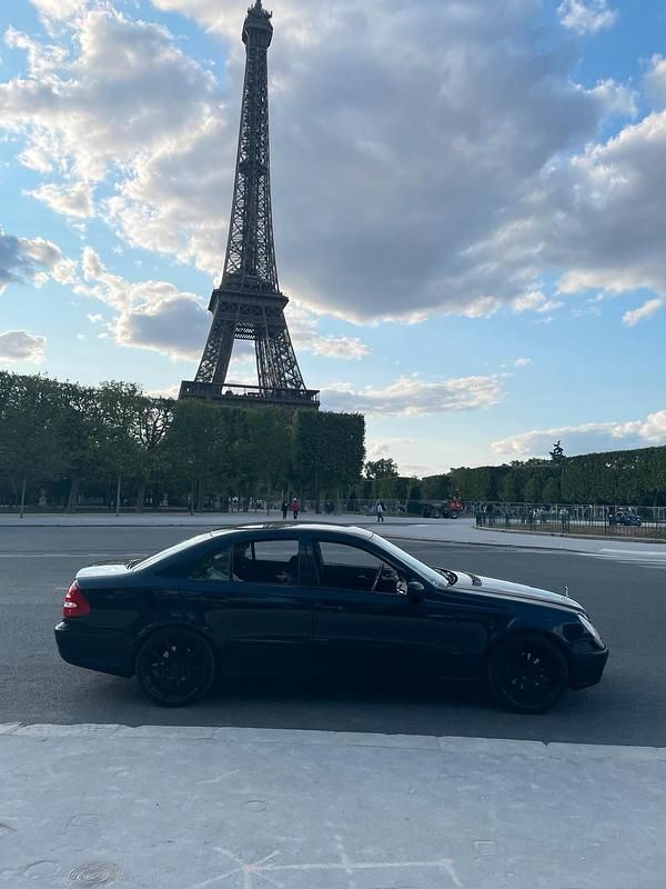 Gebraucht Mercedes E200 163 PS (119 kW) 2005 Blau Limousine