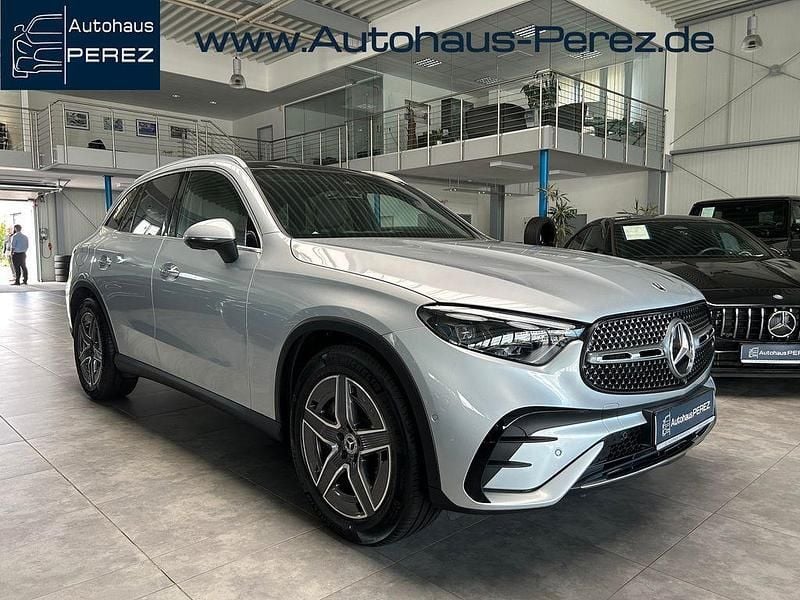 Gebraucht Mercedes GLC300 Premium 258 PS (189 kW) 2023 Silber SUV