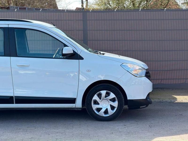 Gebraucht Dacia Lodgy Lauréate 90 PS (66 kW) 2012 Weiß Van / Kleinbus