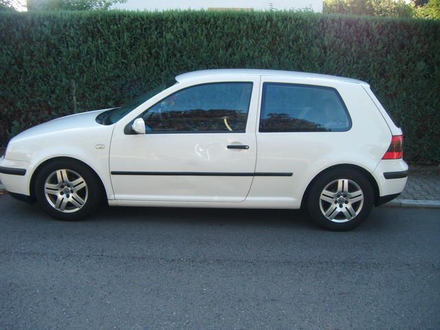 Gebraucht VW Golf IV 75 PS (55 kW) 2000 Weiß Limousine