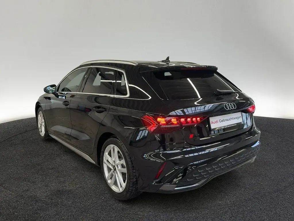 Gebraucht Audi A3 S-Line 150 PS (110 kW) 2024 0e mythosschwarz metallic Limousine