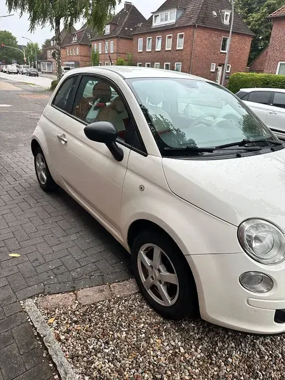 Gebraucht Fiat 500 Lounge 69 PS (50 kW) 2012 Weiß Kleinwagen