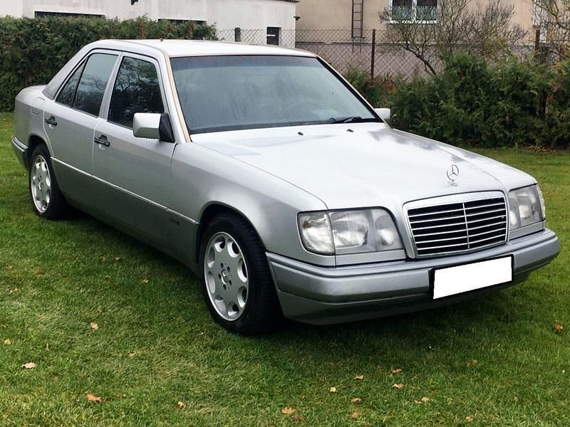 Gebraucht Mercedes E280 197 PS (144 kW) 1993 Silber Limousine