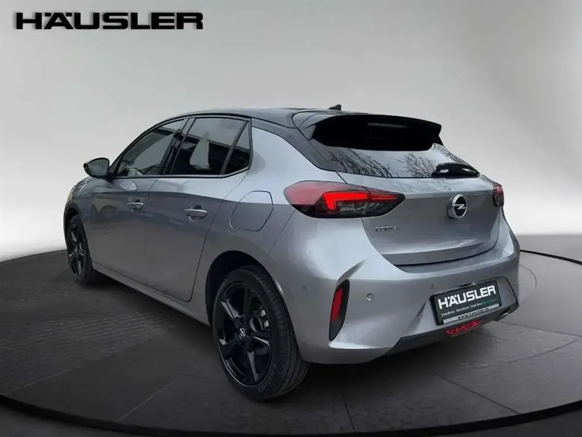 Używany Opel Corsa 131 KM (96 kW) 2023 Srebrny Hatchback