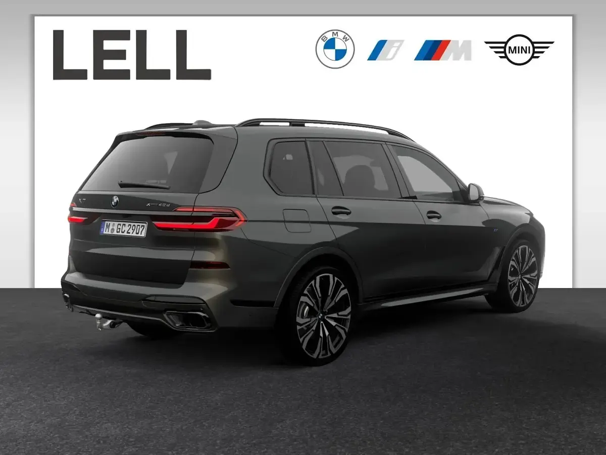 Neu BMW X7 M Sport 352 PS (258 kW) 2026 Blau SUV
