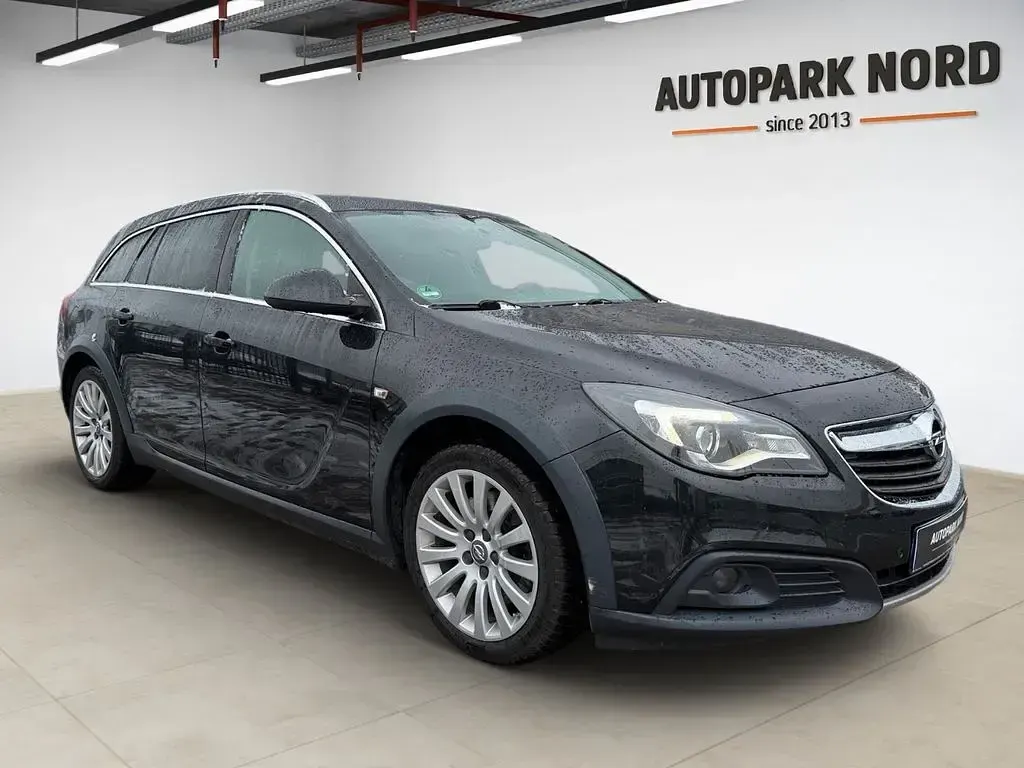 Gebraucht Opel Insignia Country Tourer Basis 250 PS (183 kW) 2016 Schwarz Kombi