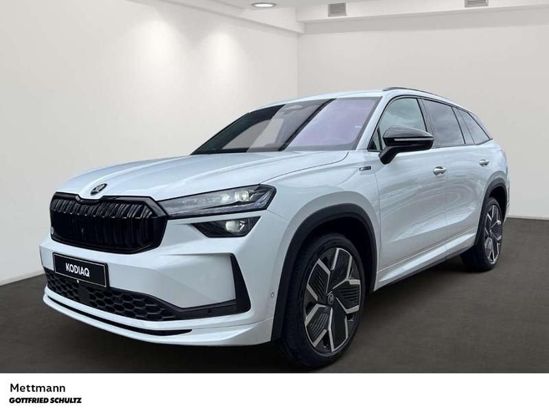 Moonweiss metallic Neu 2025 Skoda Kodiaq SportLine SUV | 58.990 € (Teuer) - Bild 1/4
