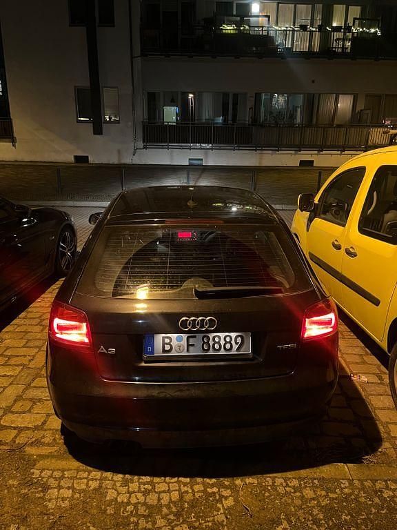 Gebraucht Audi A3 Ambiente 125 PS (91 kW) 2010 Schwarz Kleinwagen