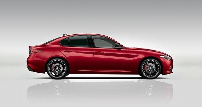 Neu Alfa Romeo Giulia Veloce 280 PS (205 kW) 2025 Rot Limousine