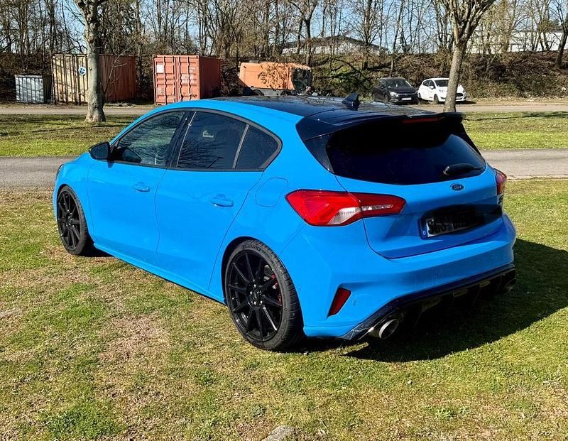 Gebraucht Ford Focus ST 280 PS (205 kW) 2021 Blau Limousine