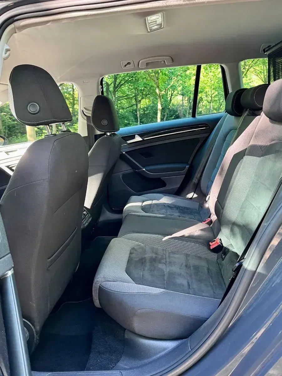 Gebraucht VW Golf VII R 150 PS (110 kW) 2019 Grau Kombi