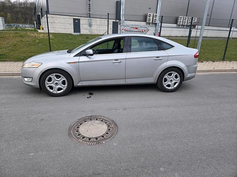 Gebraucht Ford Mondeo 140 PS (102 kW) 2007 Silber Limousine