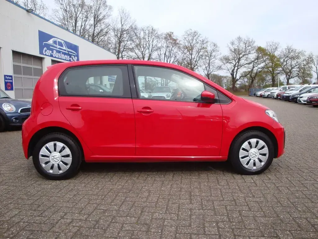 Second-hand VW up! move up! 60 CP (44 kW) 2017 Roșu Hatchback