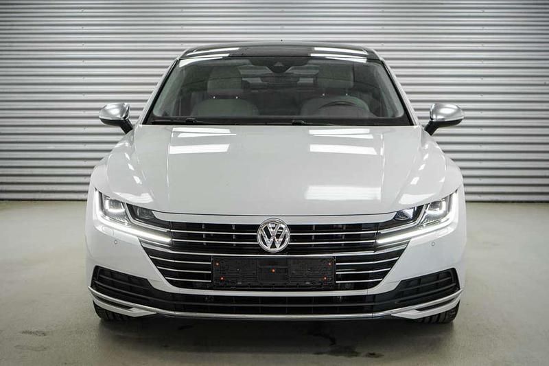 Gebraucht VW Arteon Elegance 190 PS (139 kW) 2019 Weiß Kleinwagen