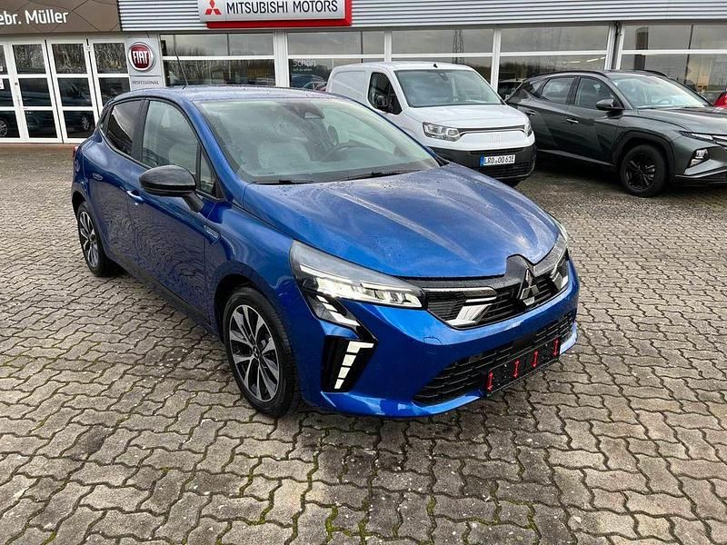 Neu Mitsubishi Colt Plus 91 PS (66 kW) 2025 Blau Limousine