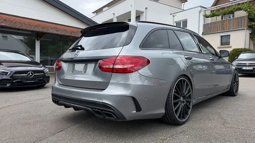 Gebraucht Mercedes C300 AMG 245 PS (180 kW) 2015 Palladiumsilber Kombi