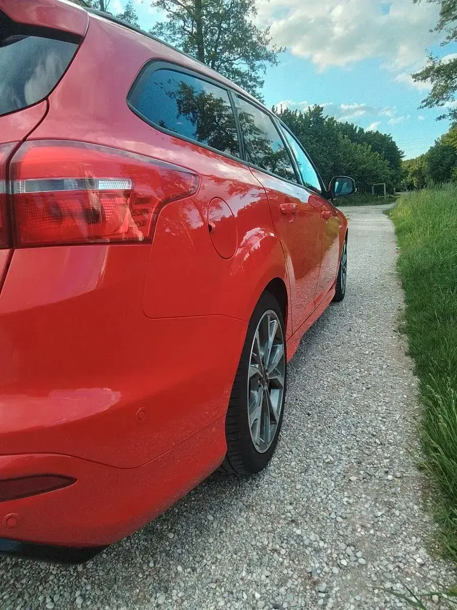 Usata Ford Focus ST-Line 150 CV (110 kW) 2018 Rosso Station wagon