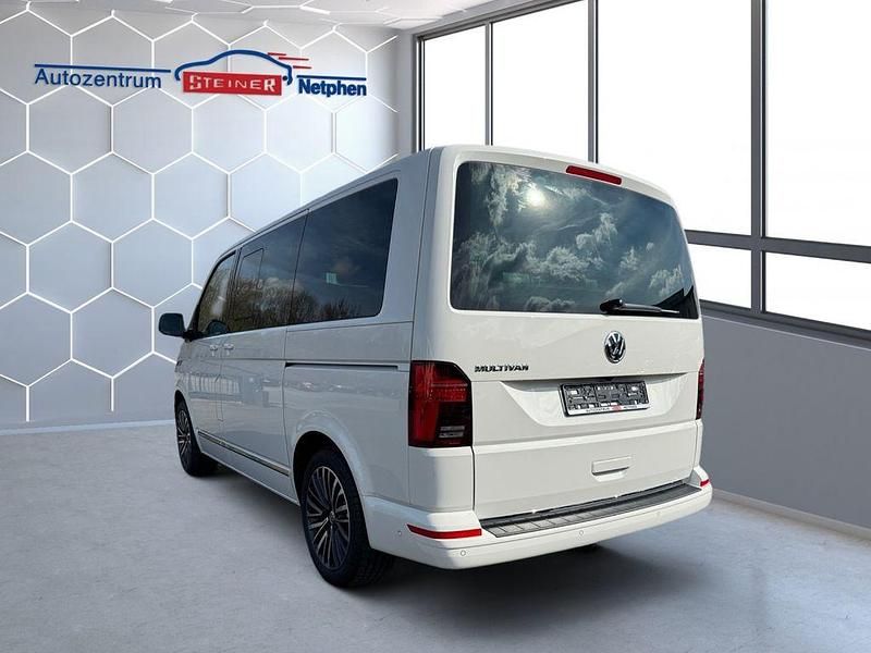 Gebraucht VW Multivan Highline 204 PS (150 kW) 2024 Weiß Van / Kleinbus