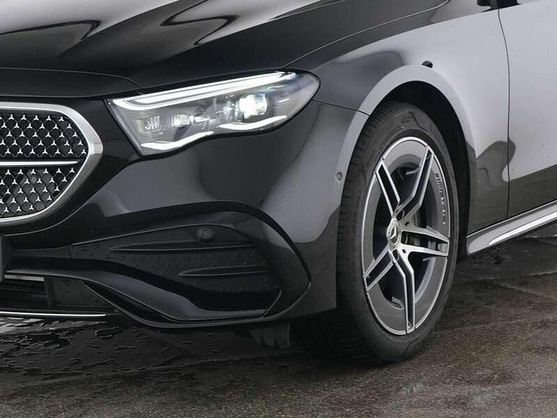 Gebraucht Mercedes E300 AMG 313 PS (230 kW) 2024 Lack obsidianschwarz Kombi