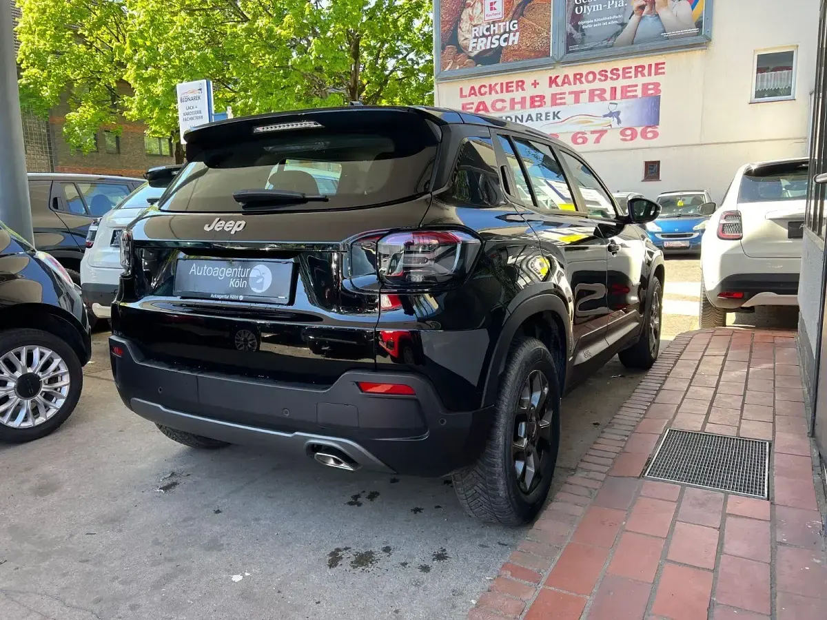 Gebraucht Jeep Avenger 101 PS (74 kW) 2024 Schwarz SUV