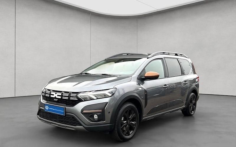Grau Gebraucht 2024 Dacia Jogger Extreme Van / Kleinbus | 21.980 € (Fairer Preis) - Bild 1/4