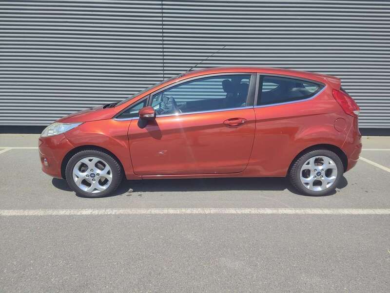 Tango Gebraucht 2009 Ford Fiesta Titanium Kleinwagen | 1.850 € (Superpreis) - Bild 1/4