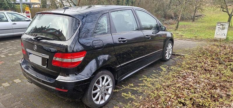 Gebraucht Mercedes B200 136 PS (100 kW) 2007 Schwarz Van / Kleinbus