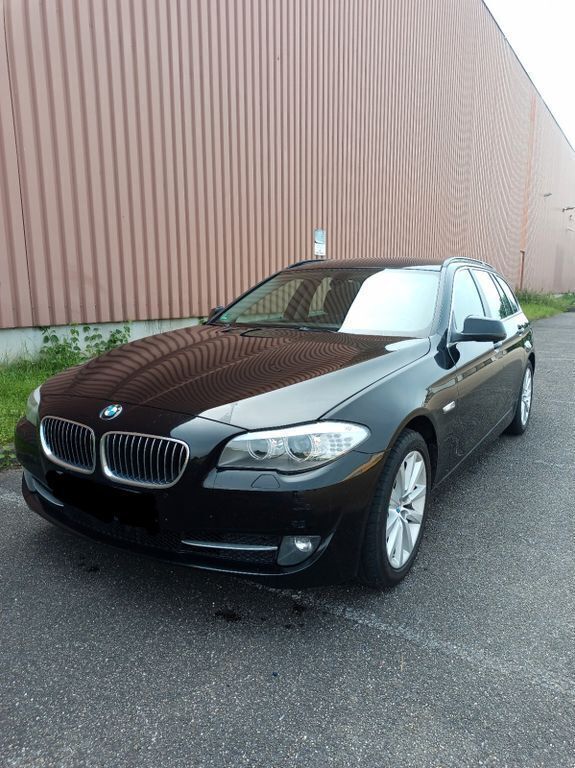 Schwarz Gebraucht 2011 BMW 520 Kombi | 7.700 € (Guter Preis) - Bild 1/4