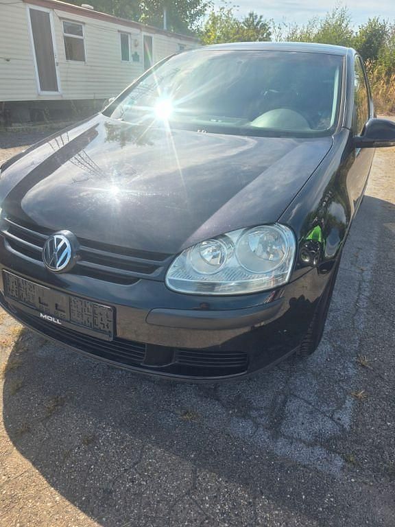Schwarz Gebraucht 2004 VW Golf IV Comfortline Limousine | 1.699 € (Fairer Preis) - Bild 1/4