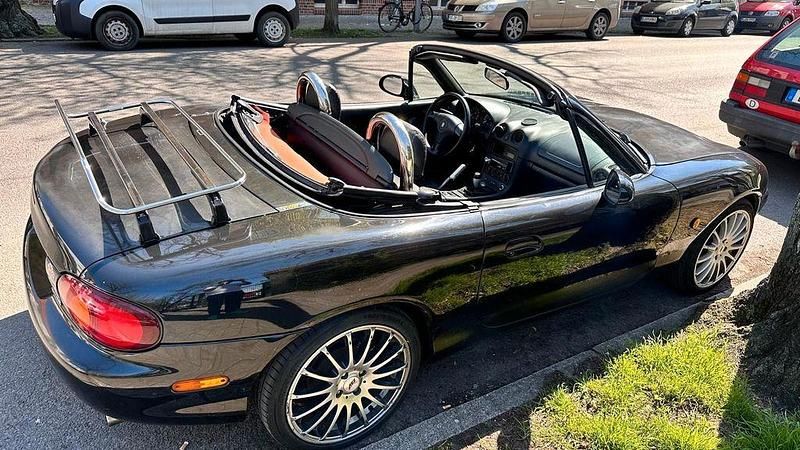 Gebraucht Mazda MX5 140 PS (102 kW) 1999 Schwarz Cabrio