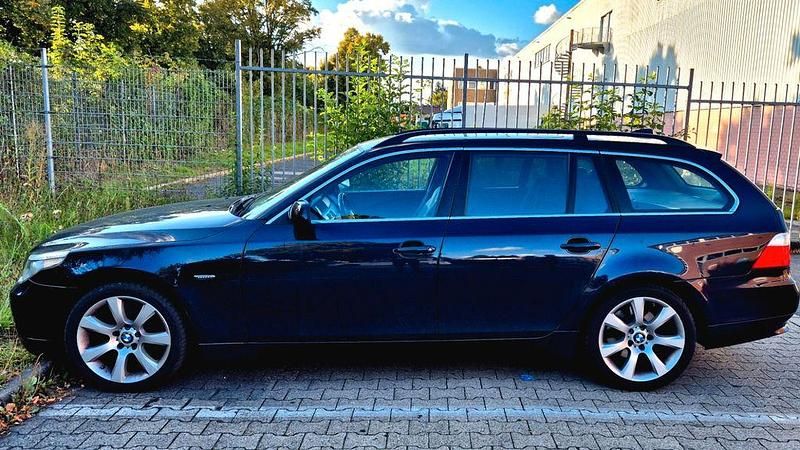 Gebraucht BMW 525 218 PS (160 kW) 2006 Blau Kombi