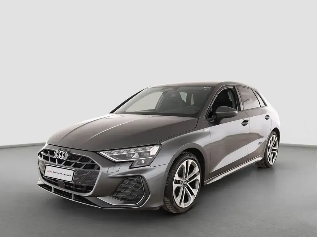 Gebraucht Audi A3 Ambiente 150 PS (110 kW) 2025 Daytonagrau perleffekt (metallic) Limousine