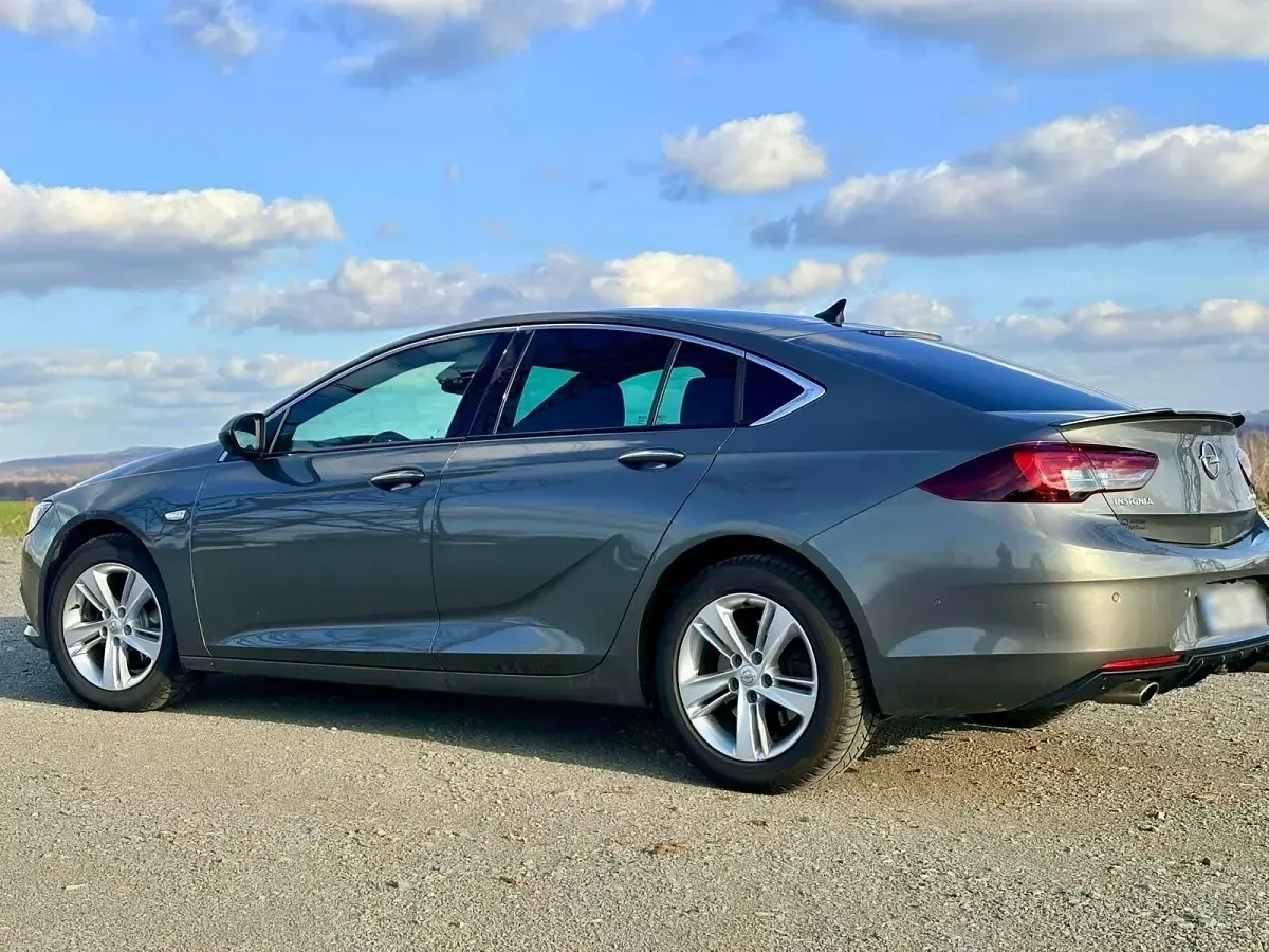 Gebraucht Opel Insignia Sport 209 PS (153 kW) 2018 Grau Limousine