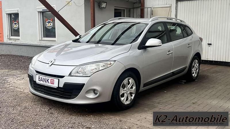 Silber Gebraucht 2011 Renault Mégane GrandTour Expression Kombi | 3.990 € (Fairer Preis) - Bild 1/4