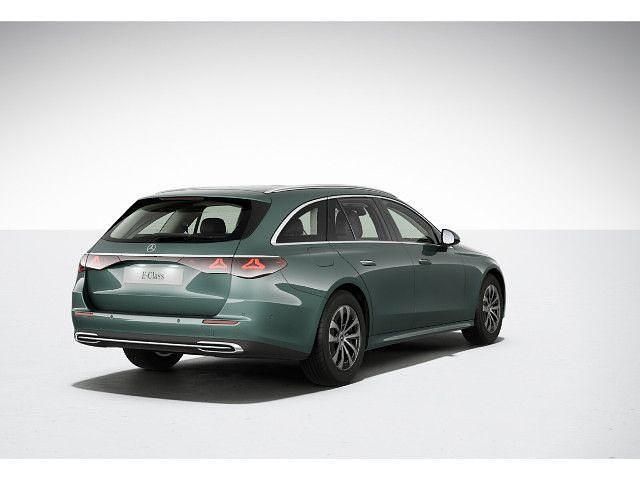 Gebraucht Mercedes E220 Avantgarde 197 PS (144 kW) 2024 Metalliclack verdesilber