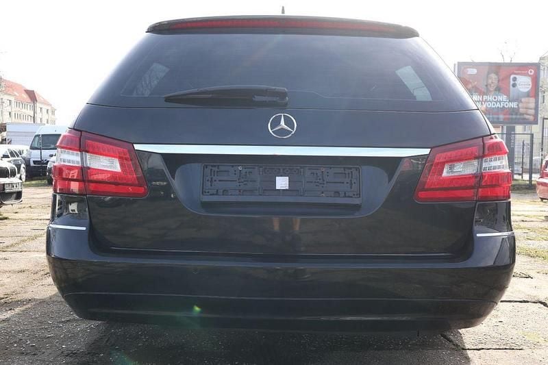 Gebraucht Mercedes E200 136 PS (100 kW) 2010 Schwarz Kombi