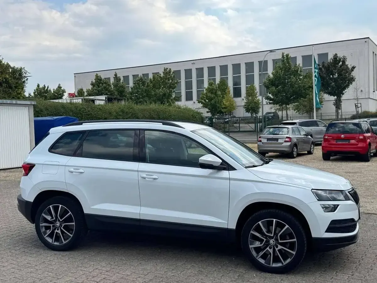 Gebraucht Skoda Karoq Ambition 150 PS (110 kW) 2018 Moonweiss metallic SUV