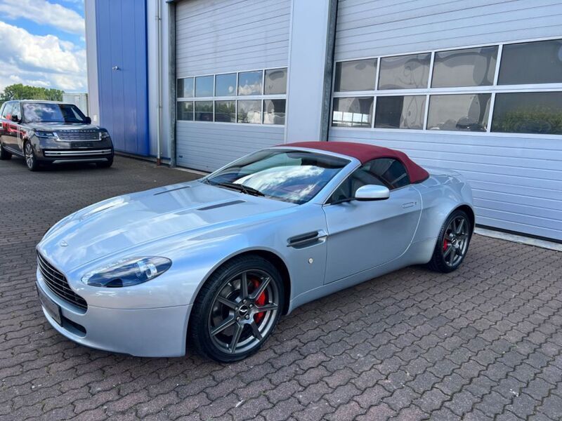 Silber Gebraucht 2007 Aston Martin V8 Vantage Coupé | 64.850 € - Bild 1/4