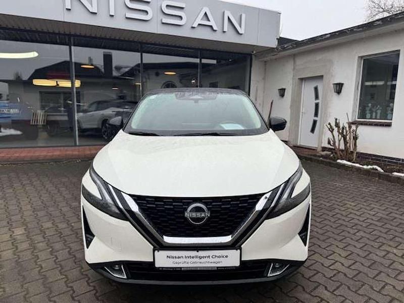 Gebraucht Nissan Qashqai N-Connecta 158 PS (116 kW) 2024 Pearl white mit schwarzem dach SUV
