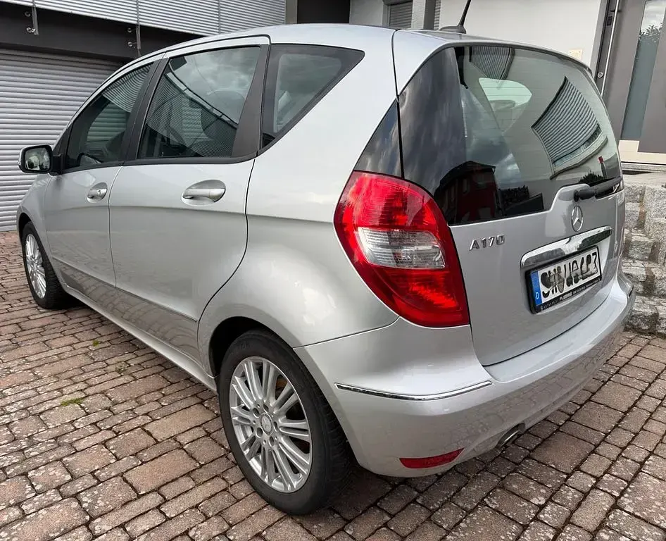 Gebraucht Mercedes A170 Elegance 116 PS (85 kW) 2009 Silber Van / Kleinbus