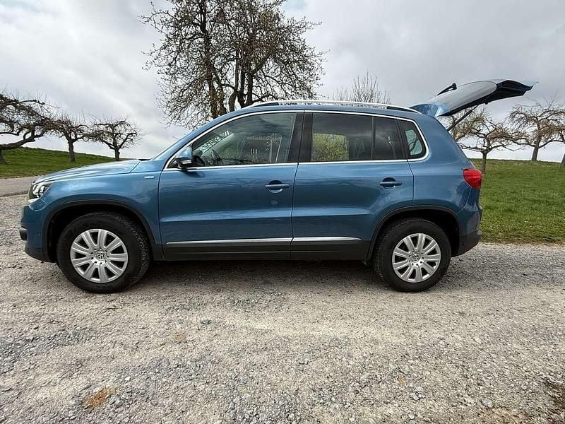 Gebraucht VW Tiguan Life 177 PS (130 kW) 2014 Blau SUV