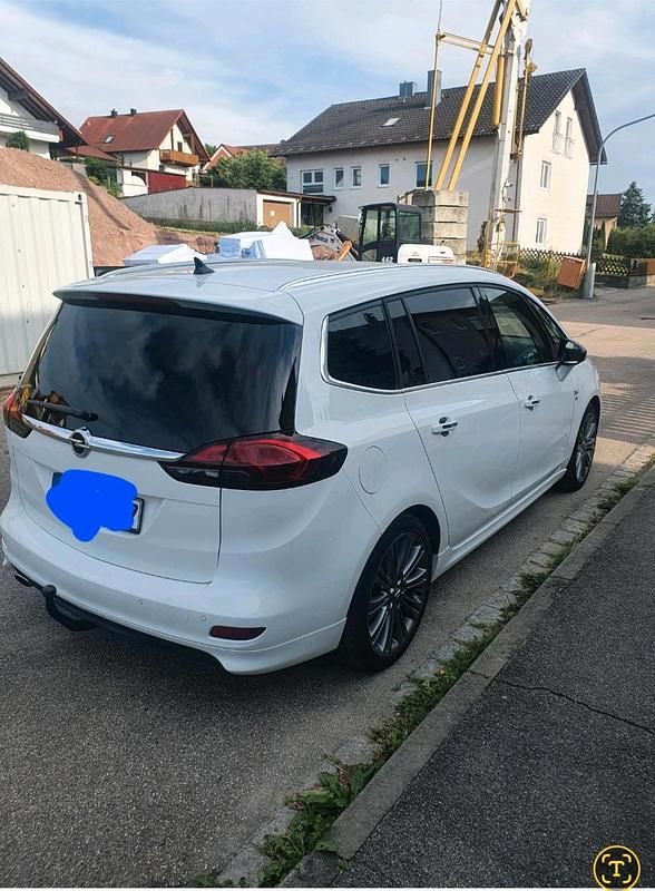 Weiß Gebraucht 2014 Opel Zafira Tourer OPC Van / Kleinbus | 9.700 € (Fairer Preis) - Bild 1/4