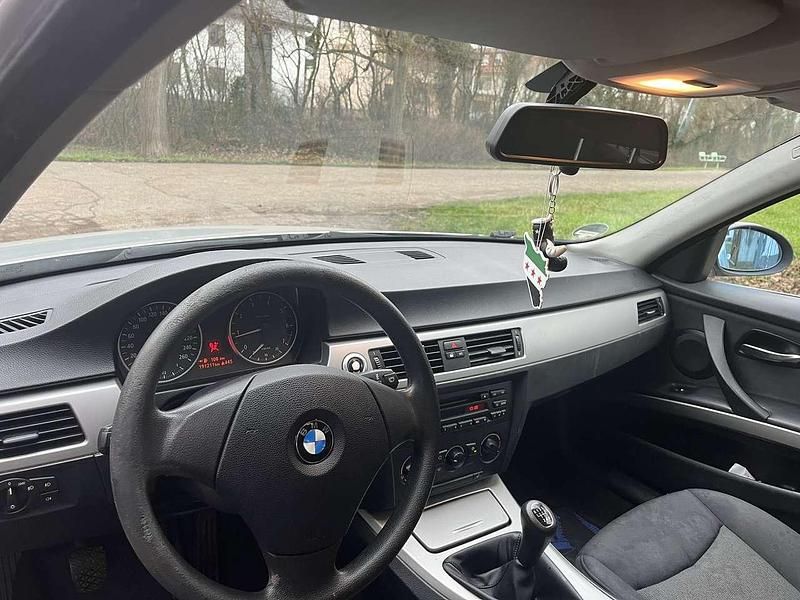 Gebraucht BMW 318 129 PS (94 kW) 2006 Limousine