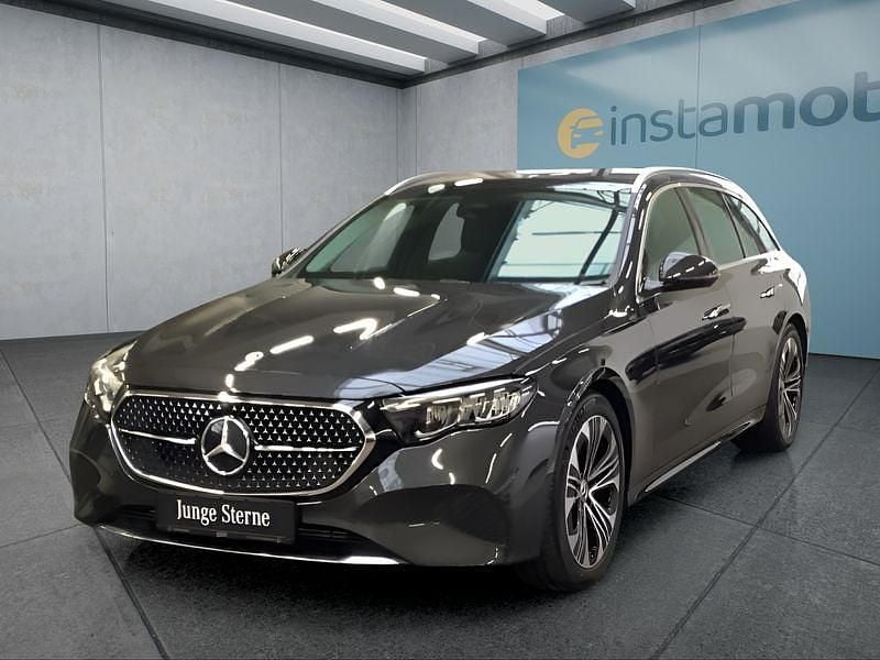 Grau Gebraucht 2023 Mercedes E220 Kombi | 45.699 € (Fairer Preis) - Bild 1/4
