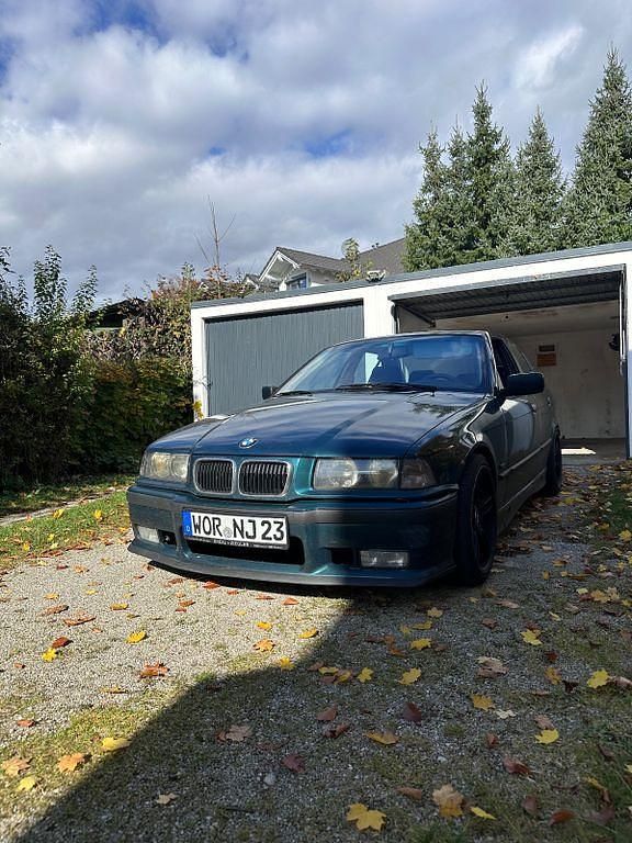Grün Gebraucht 1997 BMW 316 Limousine | 3.500 € (Fairer Preis) - Bild 1/4